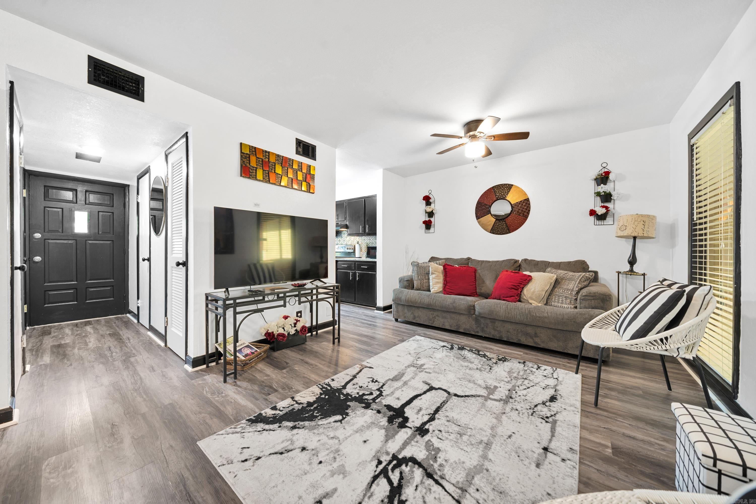 Desoto Courts Townhouse 1 - Residential