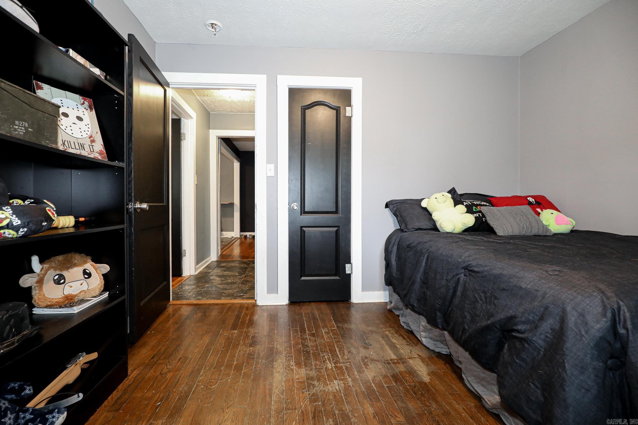 FOREST HILLS - Residential