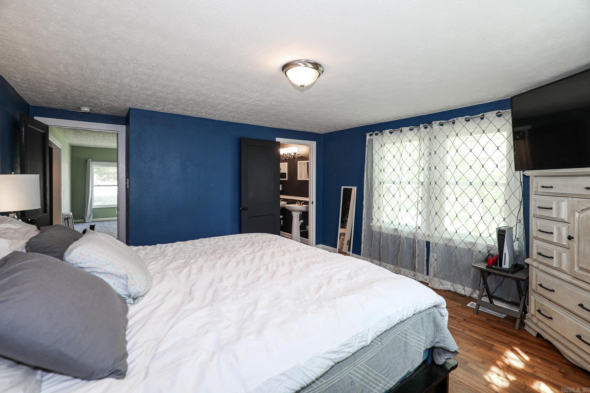 FOREST HILLS - Residential