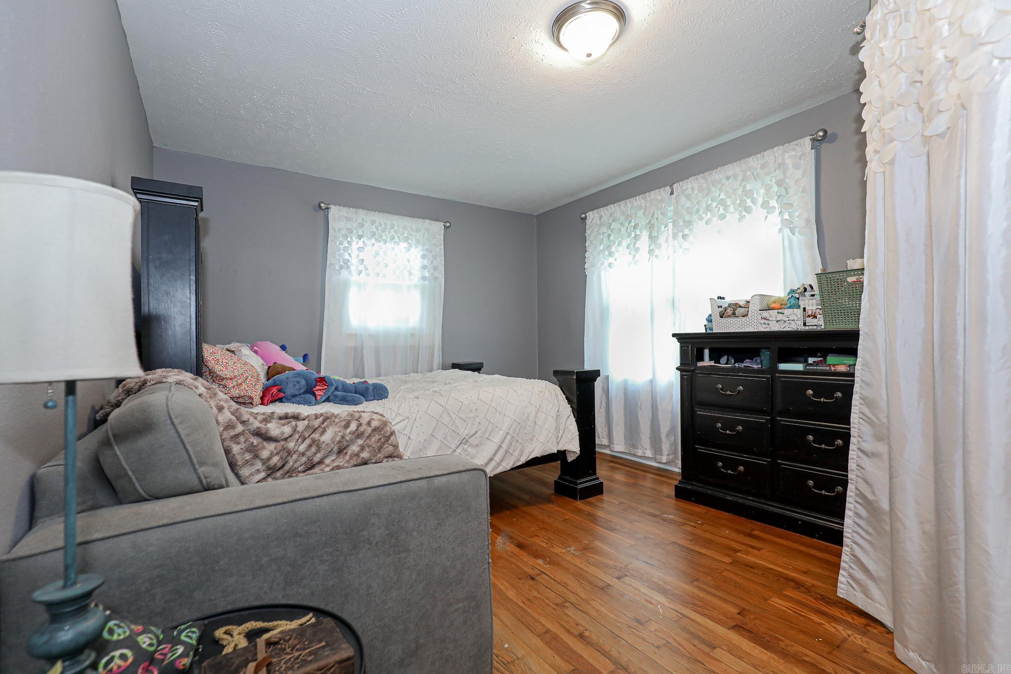 FOREST HILLS - Residential