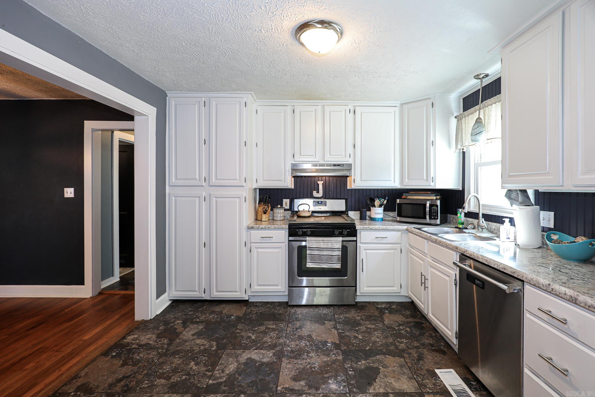 FOREST HILLS - Residential