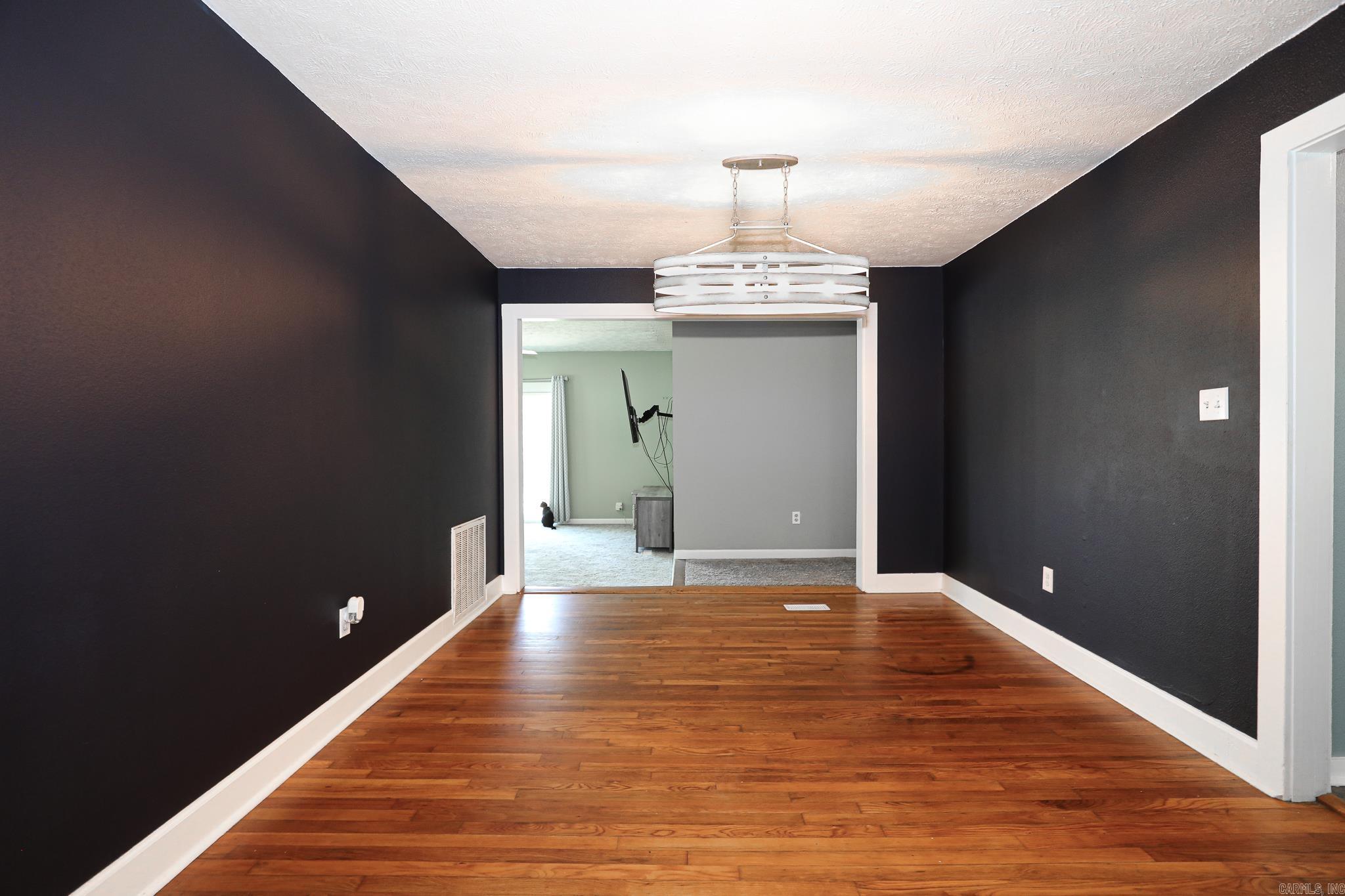 FOREST HILLS - Residential