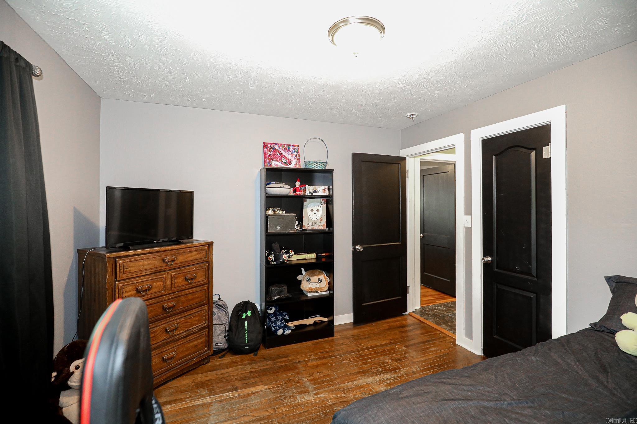 FOREST HILLS - Residential