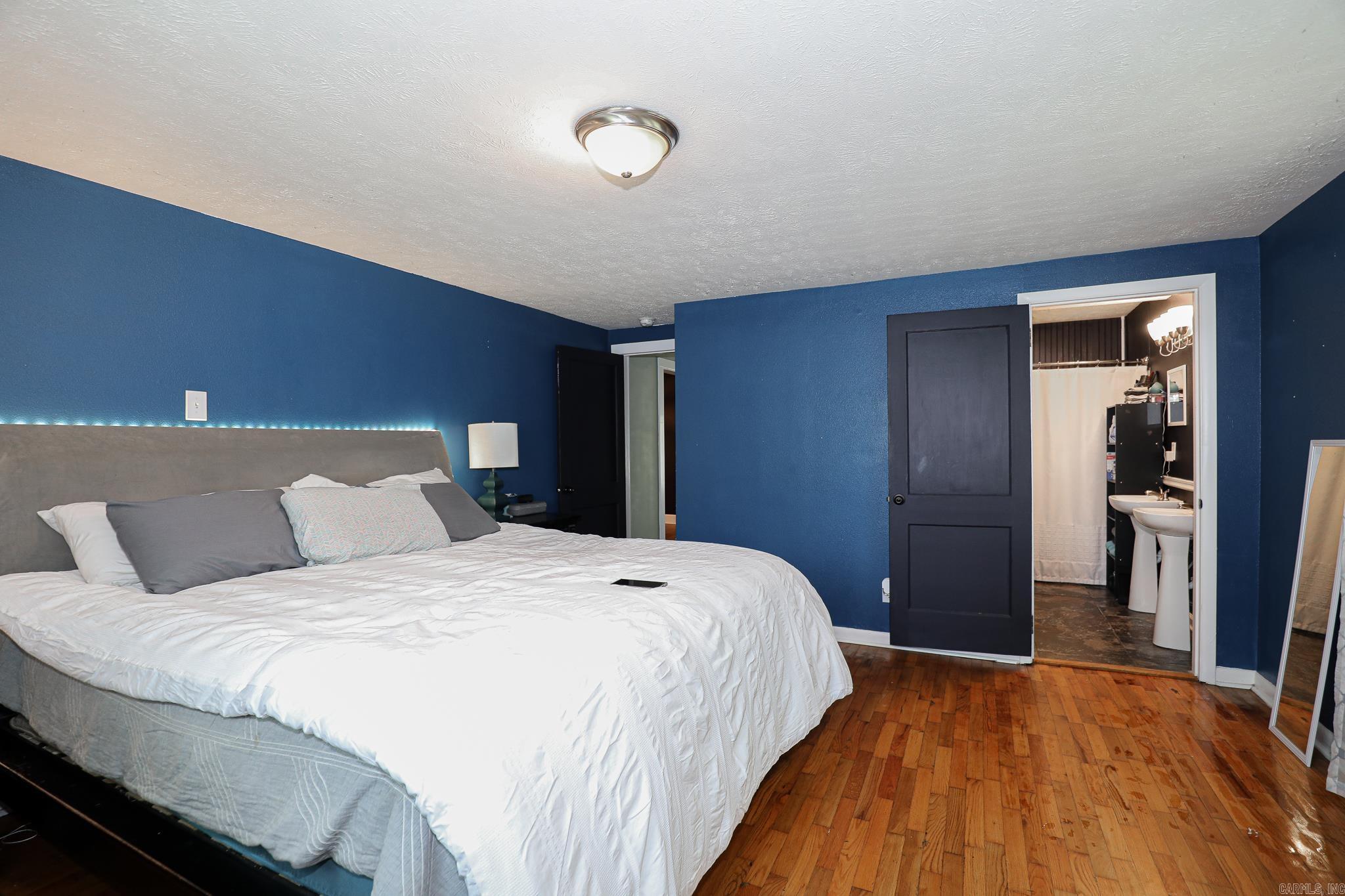 FOREST HILLS - Residential