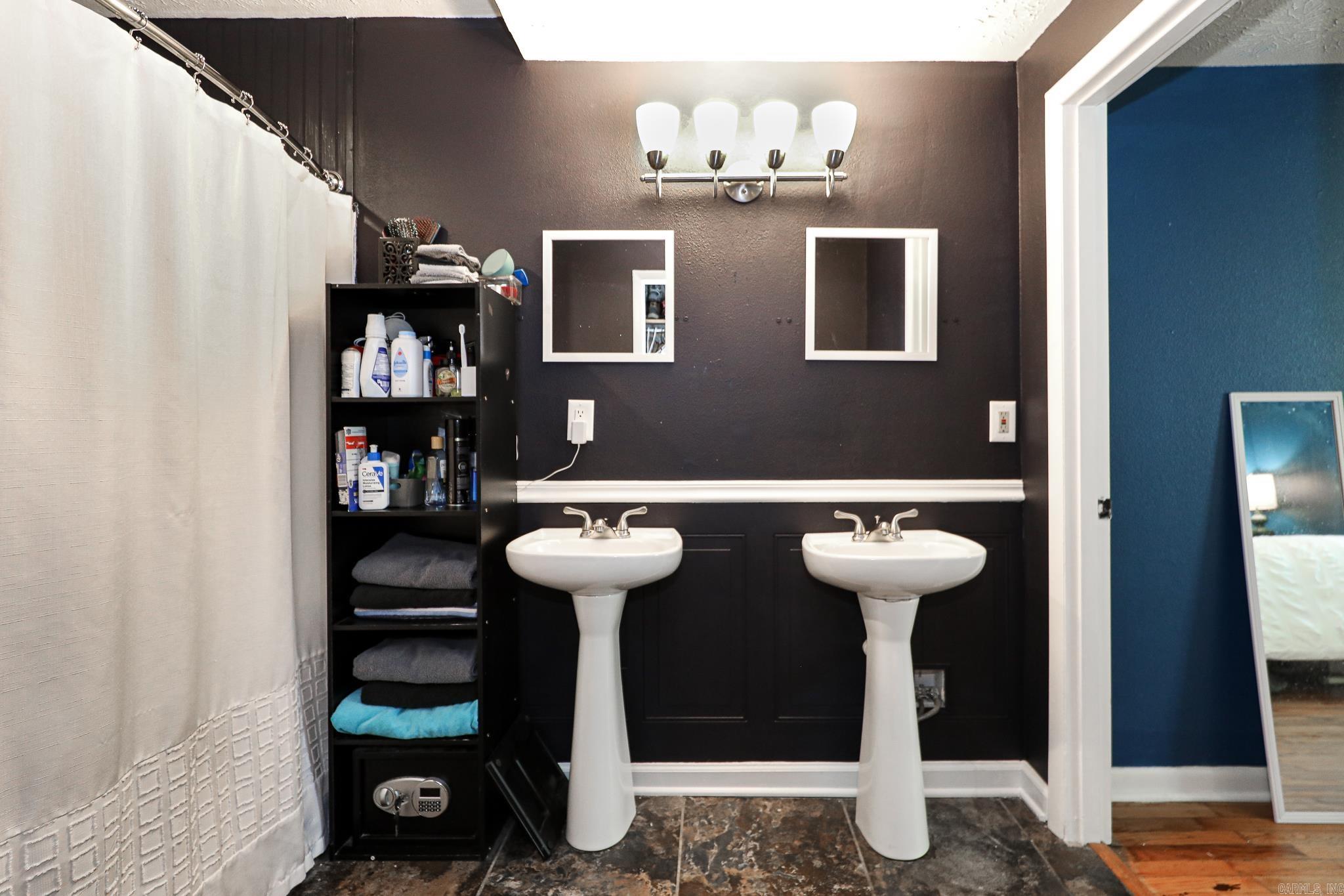 FOREST HILLS - Residential