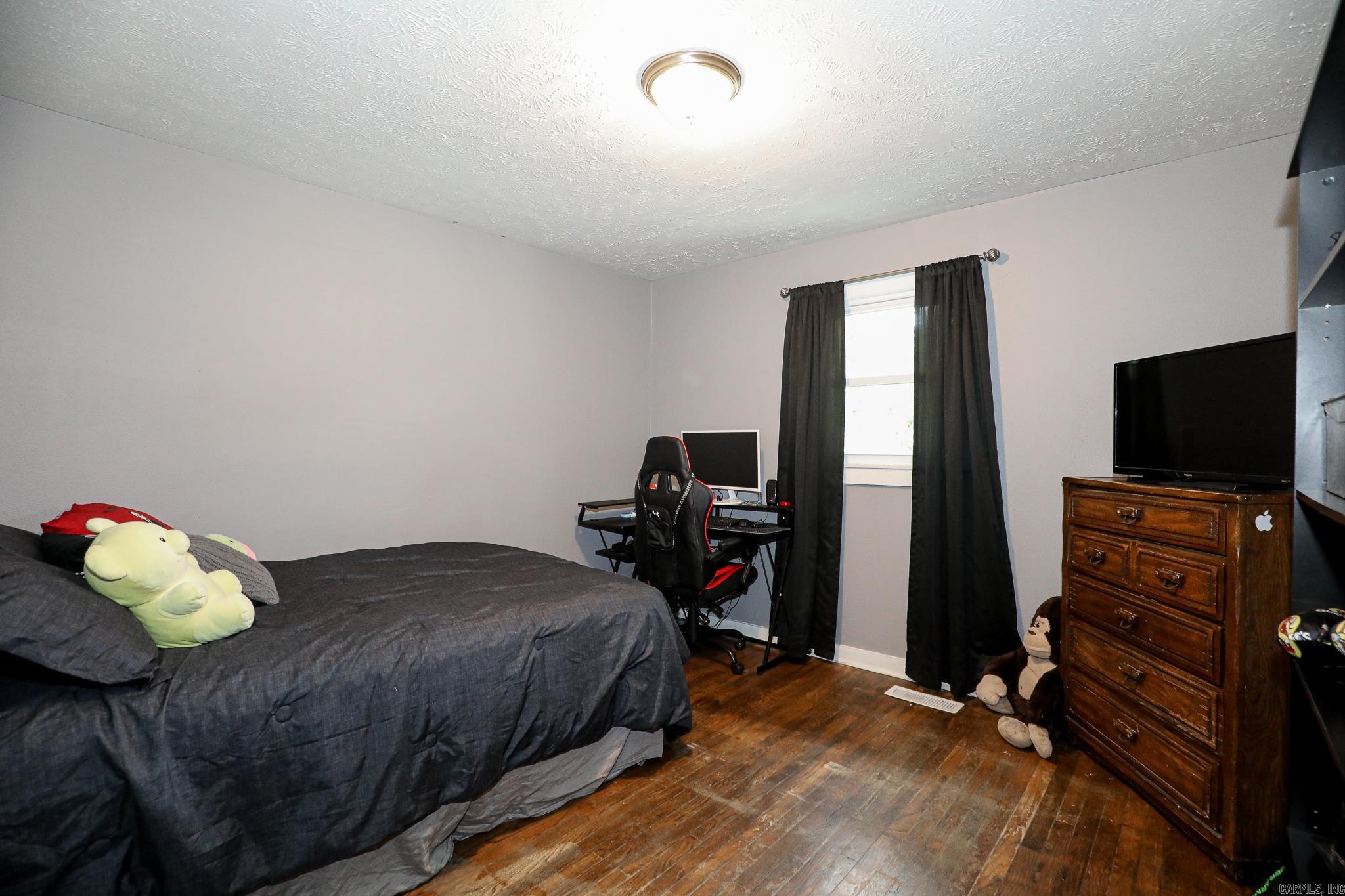 FOREST HILLS - Residential