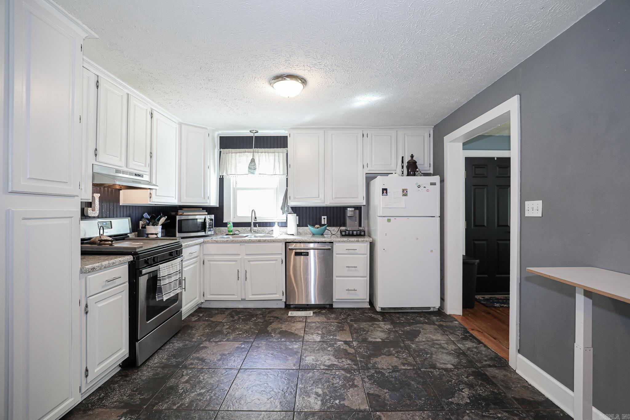 FOREST HILLS - Residential