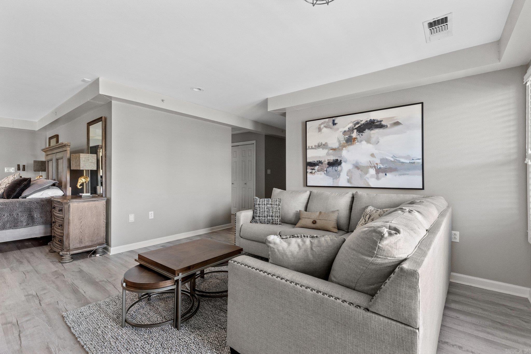 GRAND POINTE VIEW HPR - Residential