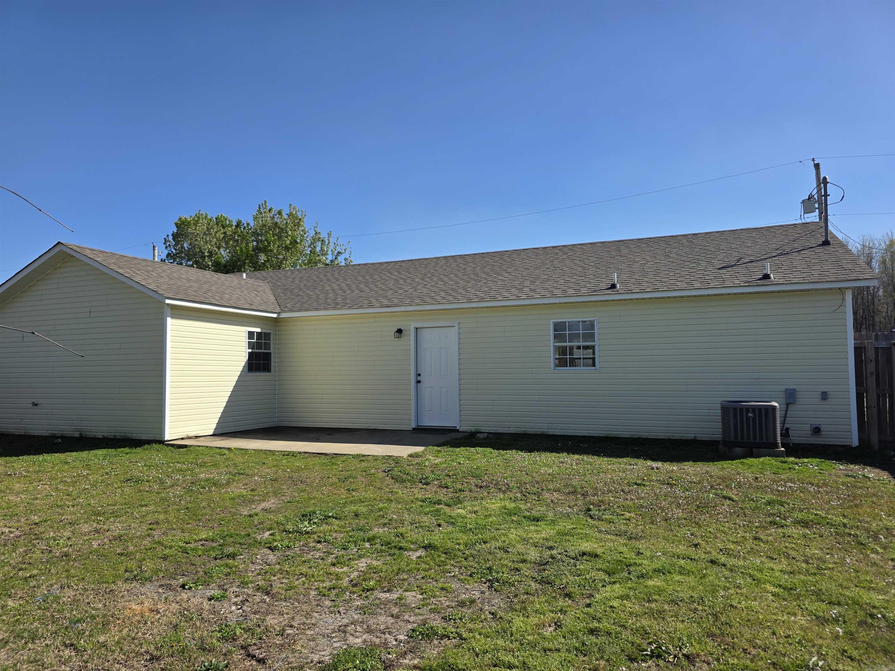 VILLAGE WEST - Residential