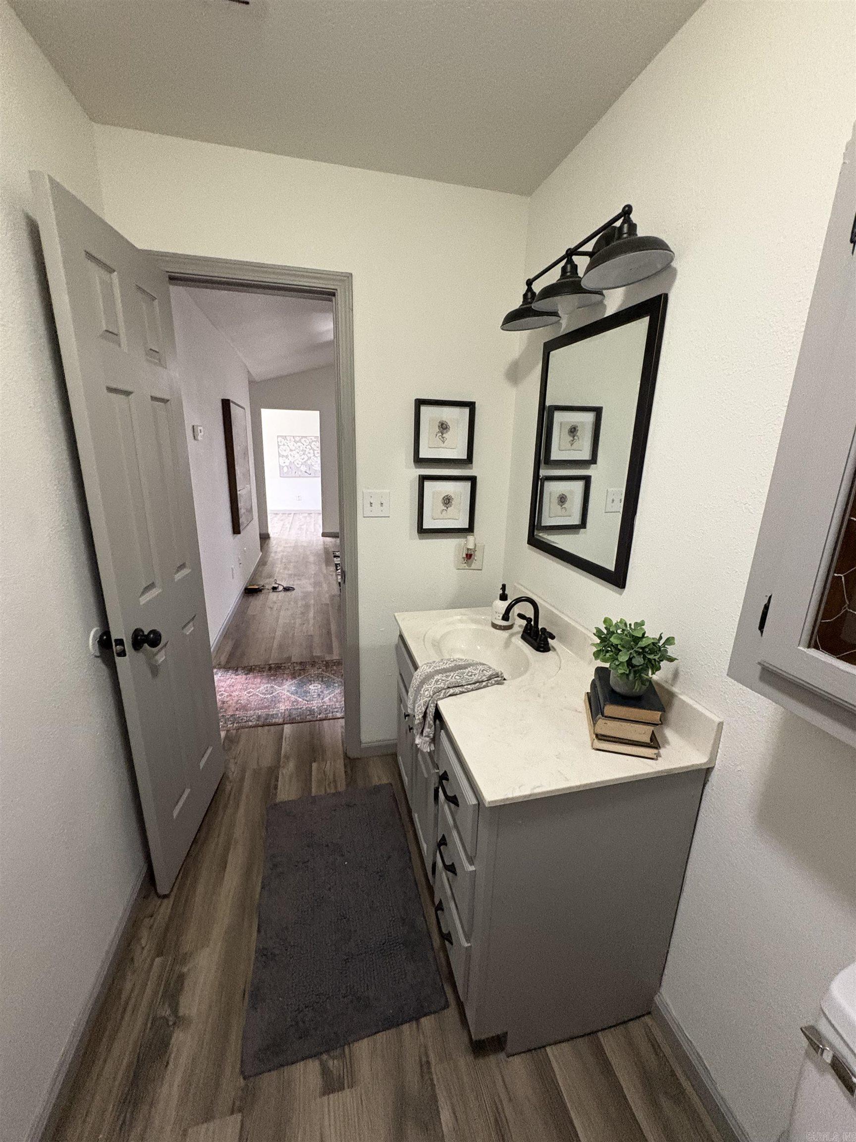 VILLAGE WEST - Residential