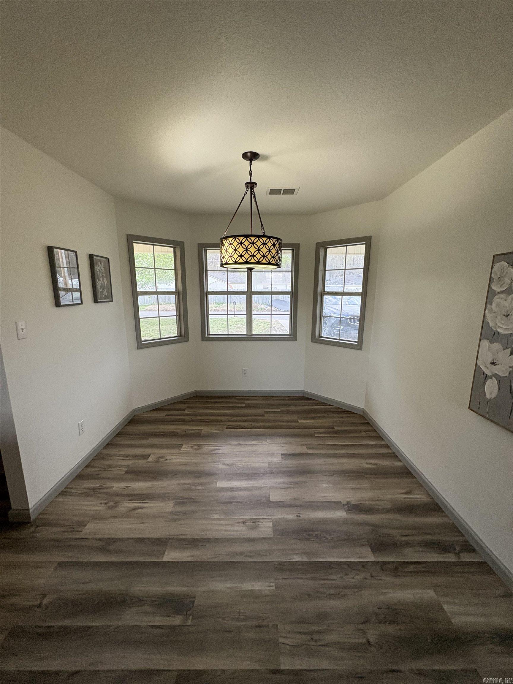 VILLAGE WEST - Residential