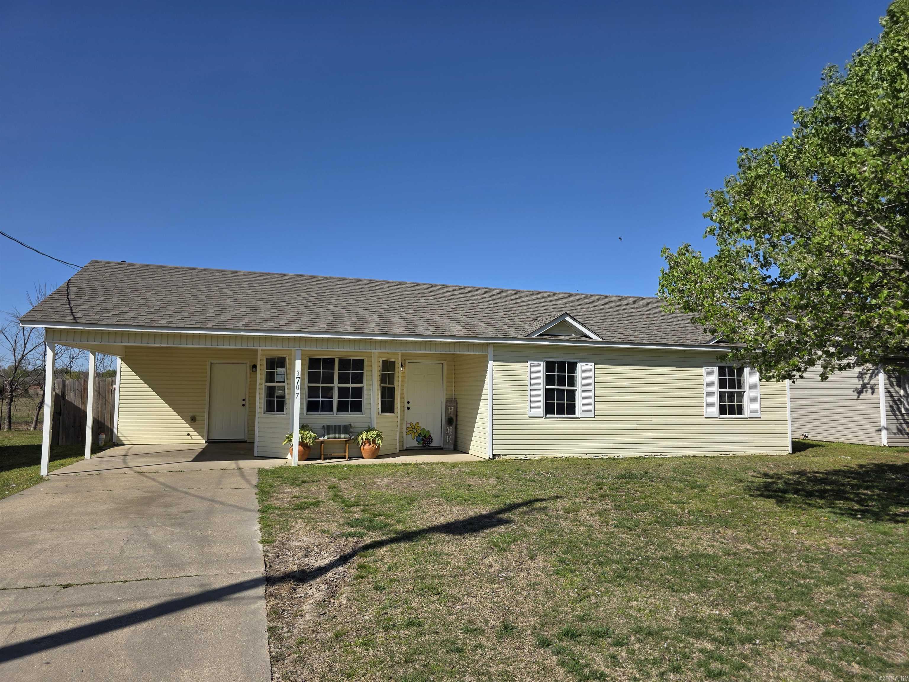 VILLAGE WEST - Residential