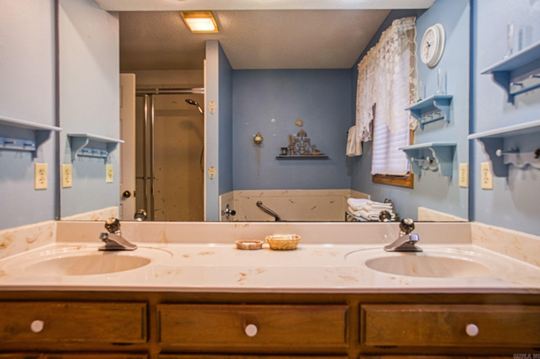 DOSCIENTOS - Residential