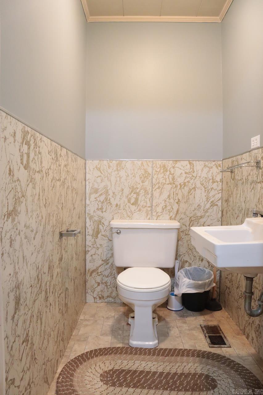 JOHNSON HEIGHTS - Residential