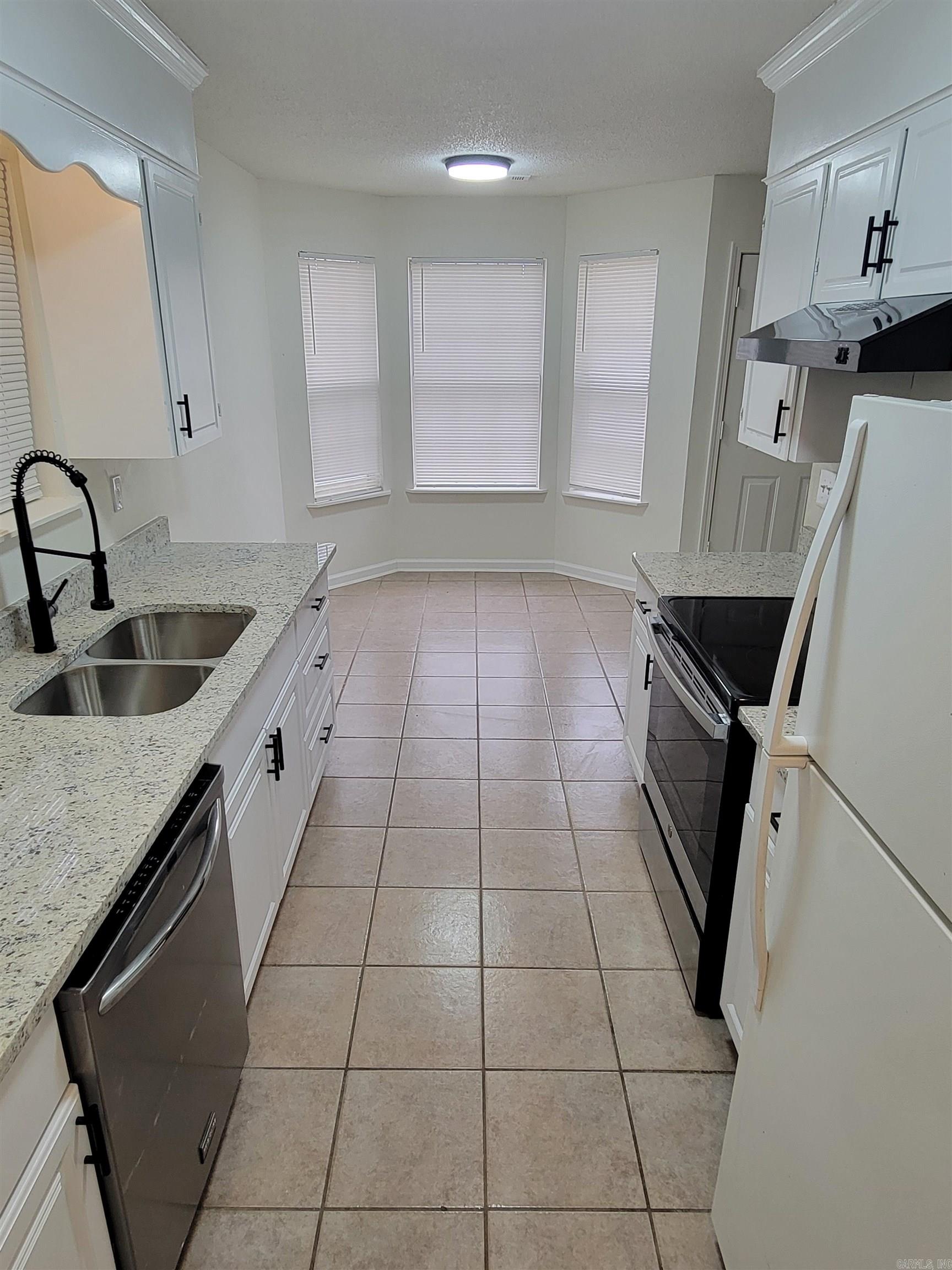 WINDWOOD SOUTH - Residential