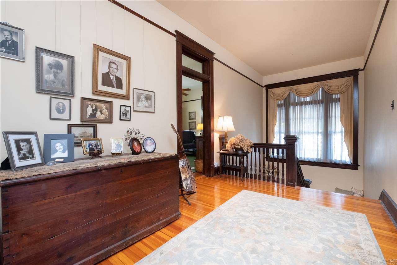 PULASKI HEIGHTS - Residential
