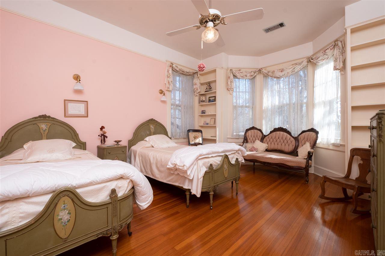 PULASKI HEIGHTS - Residential