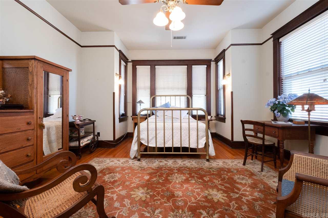 PULASKI HEIGHTS - Residential