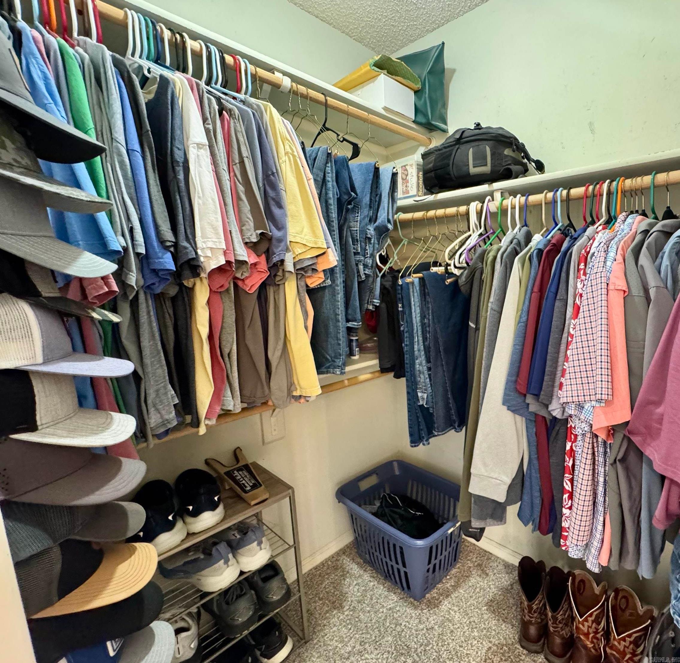 FOX RIDGE - Residential