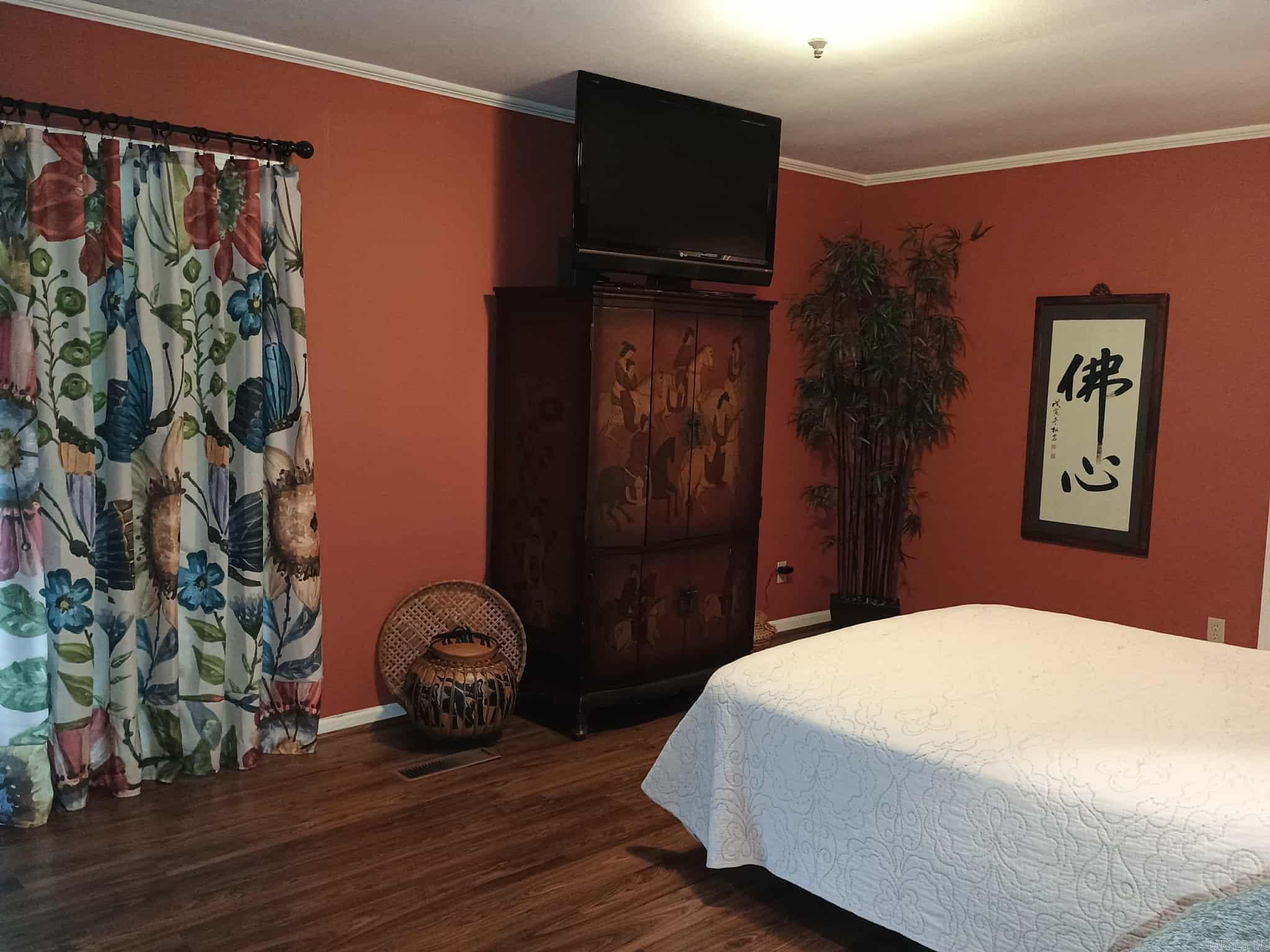 Pine Crest - Residential