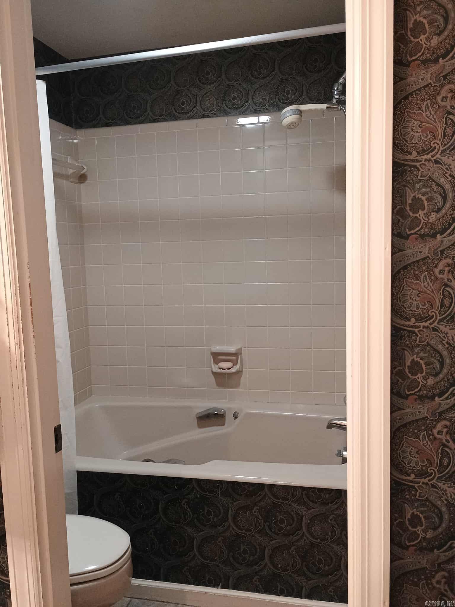 Pine Crest - Residential