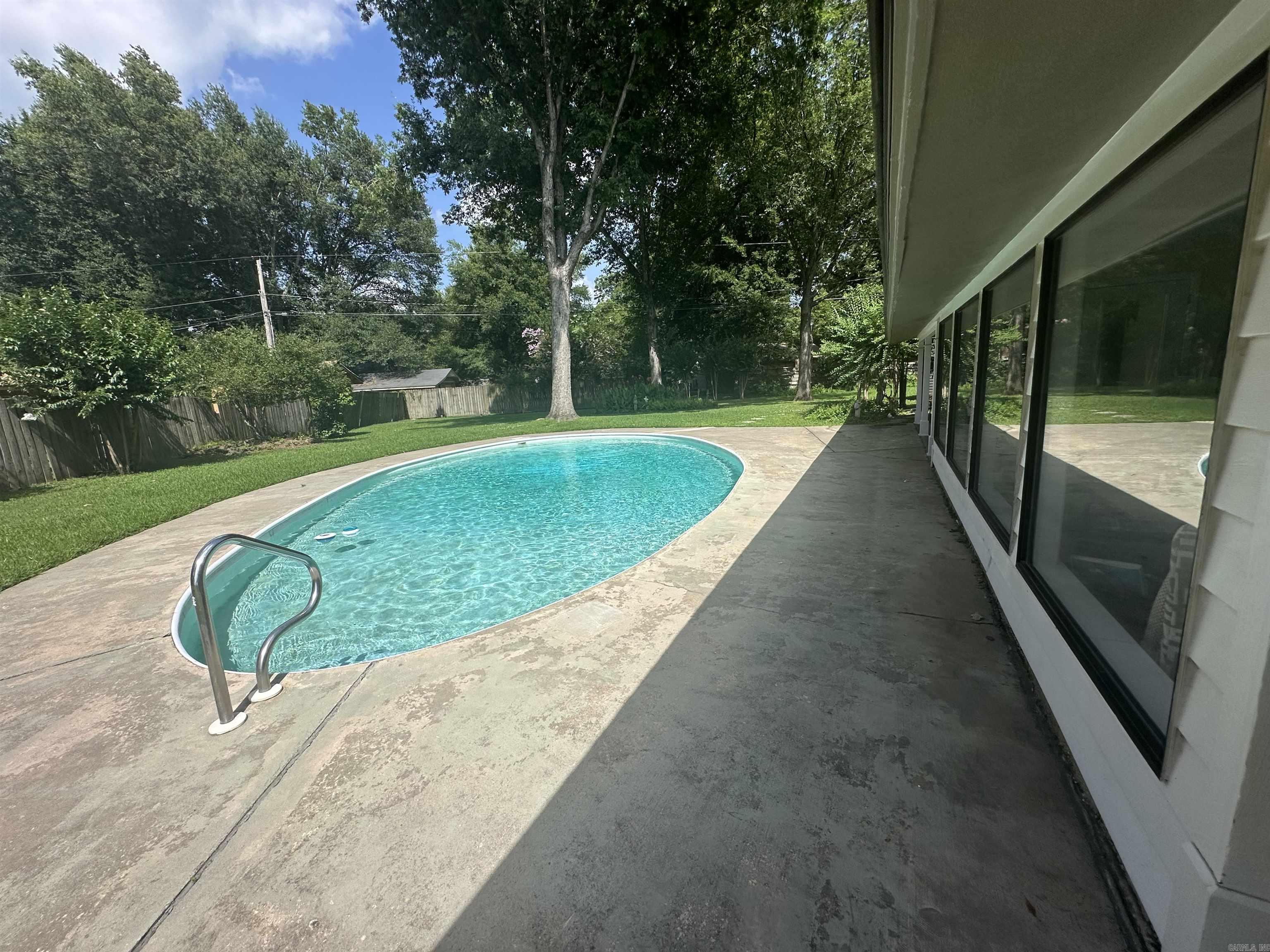 Pine Crest - Residential