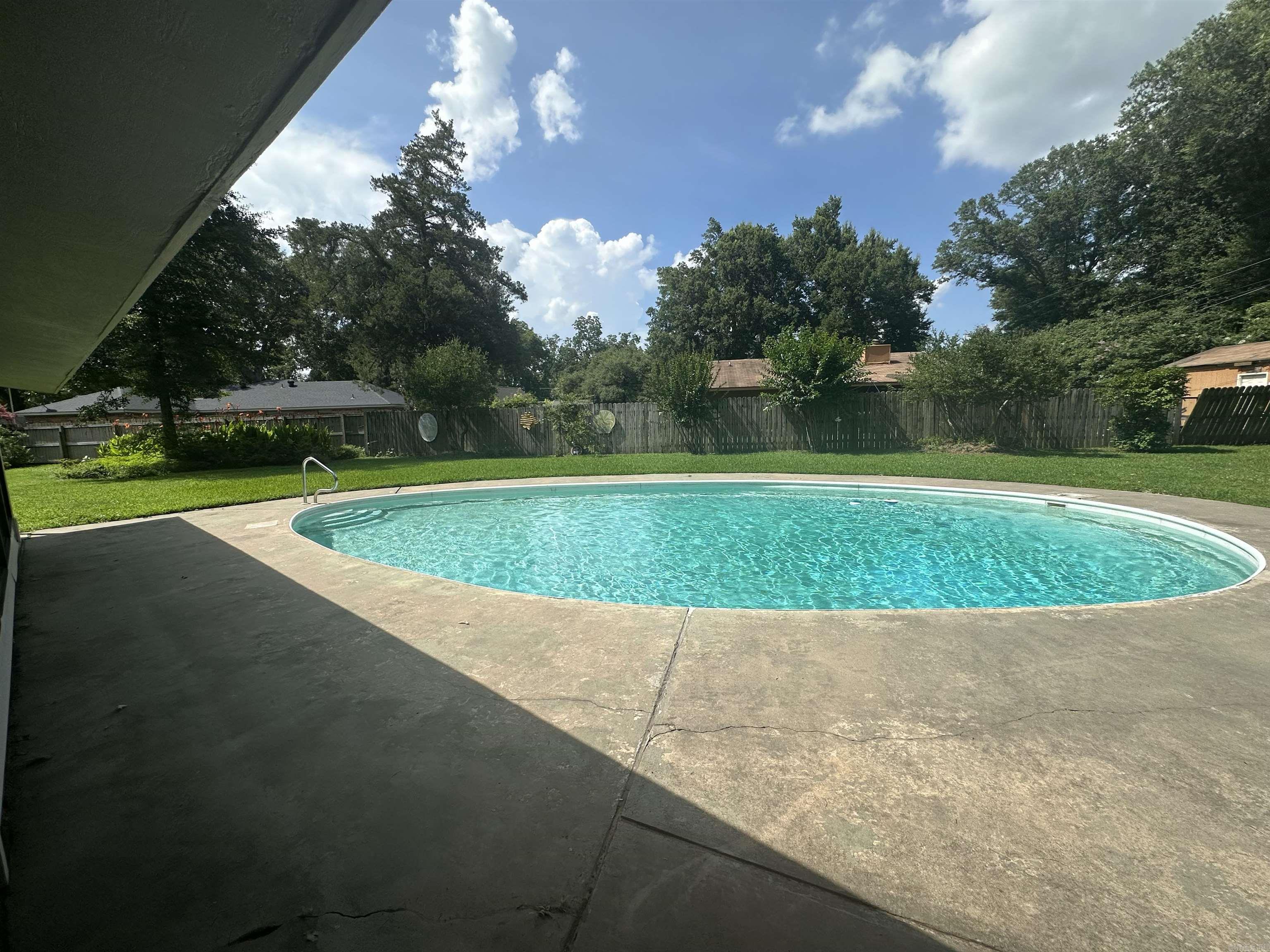 Pine Crest - Residential