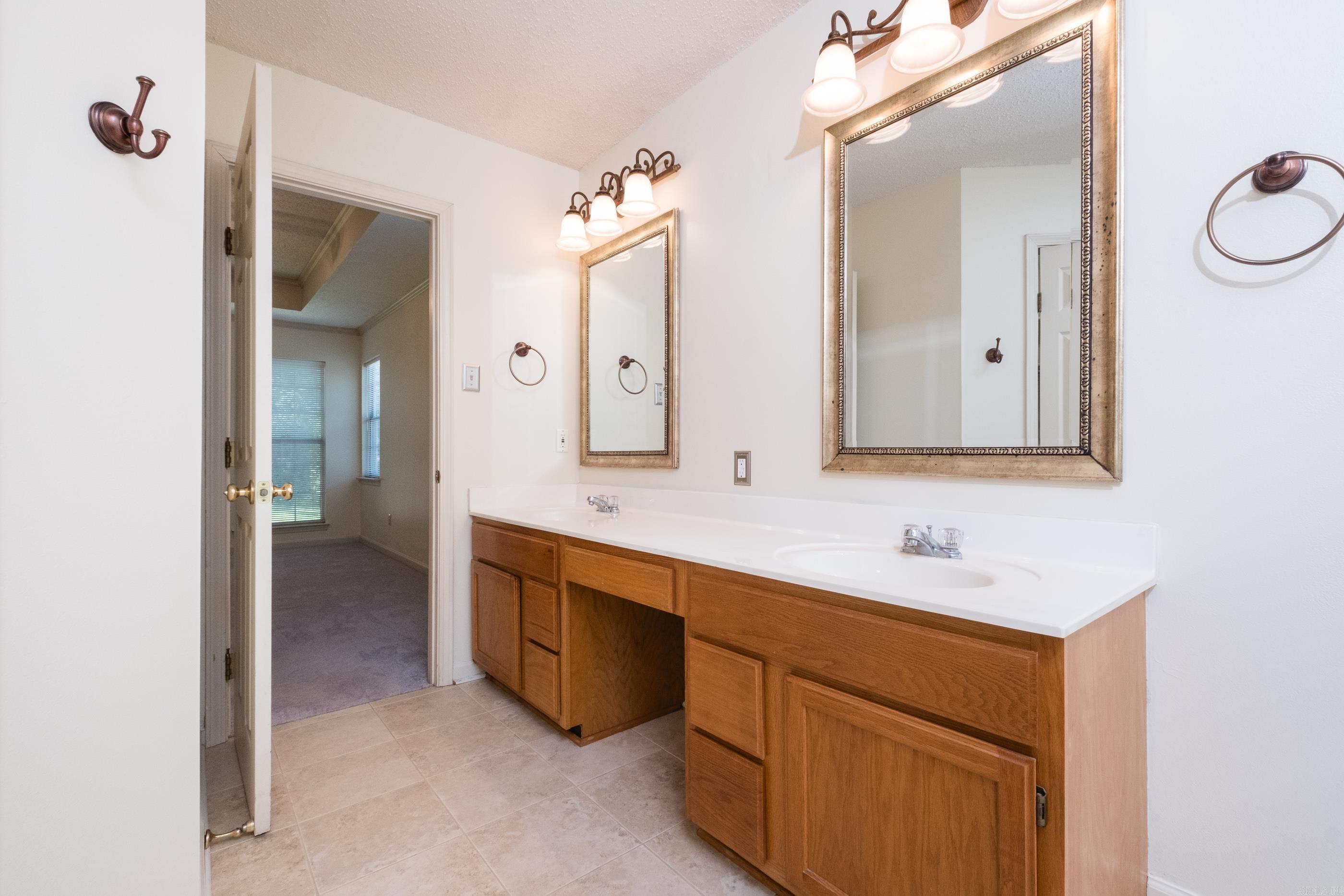 CHERRY CREEK ADDN - Residential