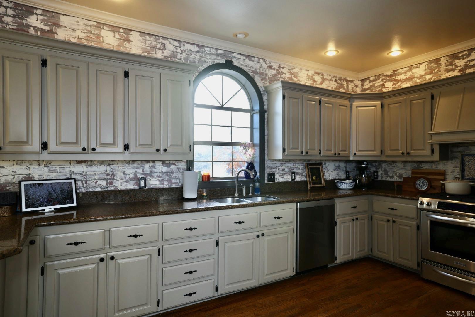 WINDSOR VALLEY ADDN - Residential