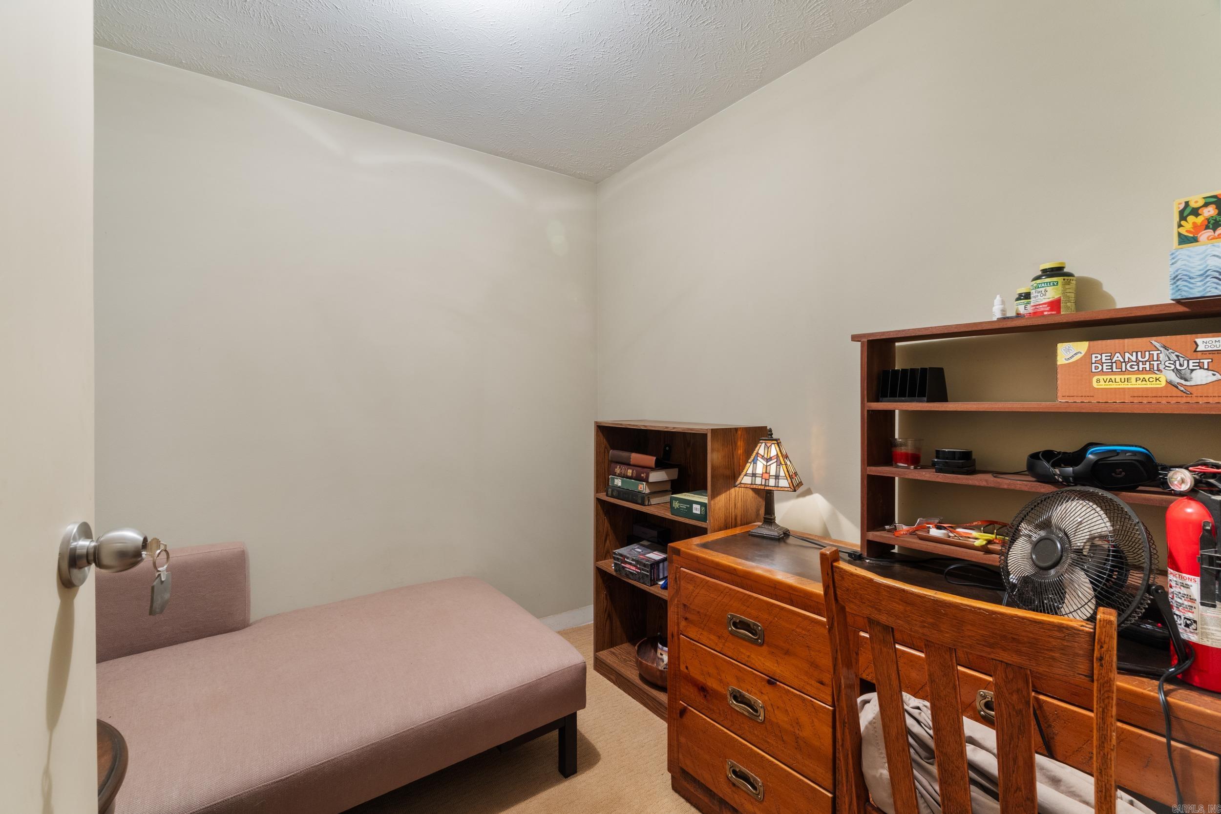 OLD MILL POND ROUND MOUNTAIN - Residential