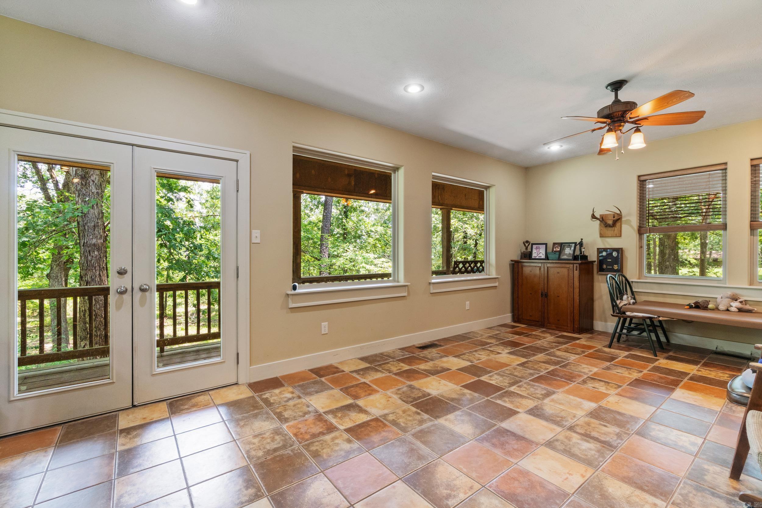 OLD MILL POND ROUND MOUNTAIN - Residential