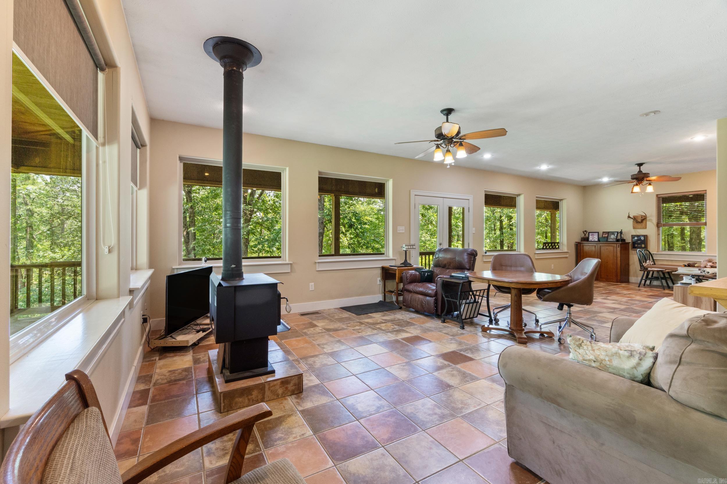 OLD MILL POND ROUND MOUNTAIN - Residential