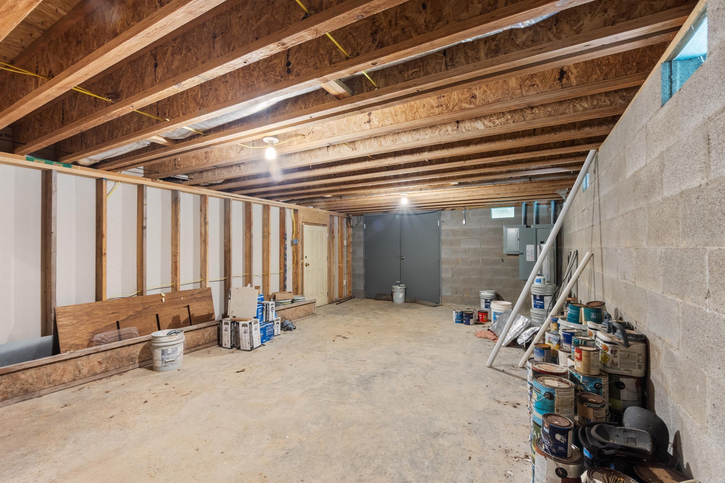 OLD MILL POND ROUND MOUNTAIN - Residential