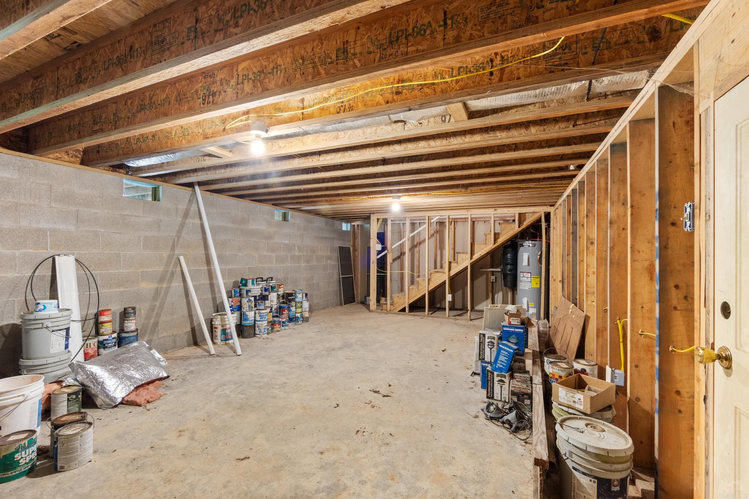 OLD MILL POND ROUND MOUNTAIN - Residential