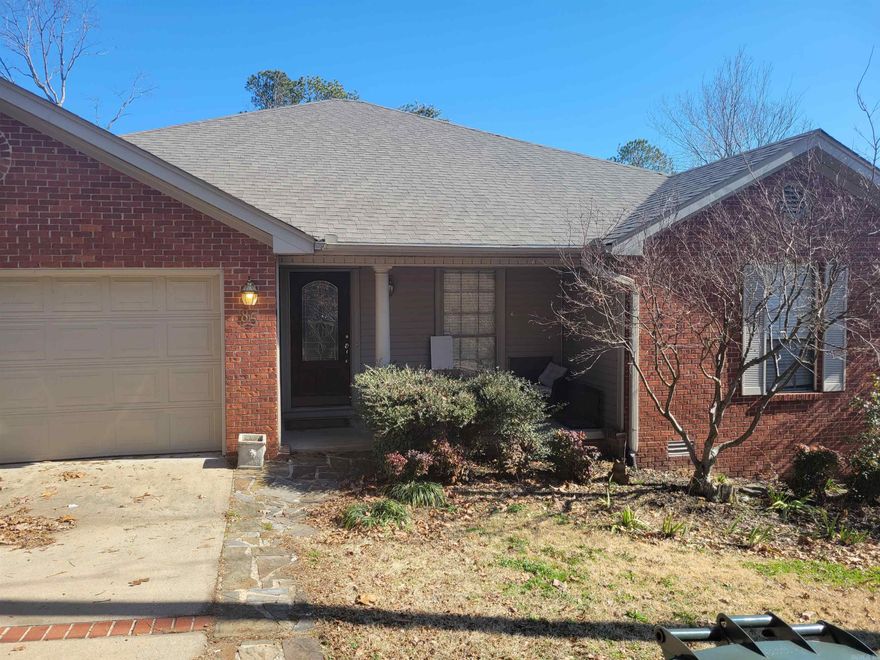 Great Property in Private Setting, New Roof, Granite Counter Tops,