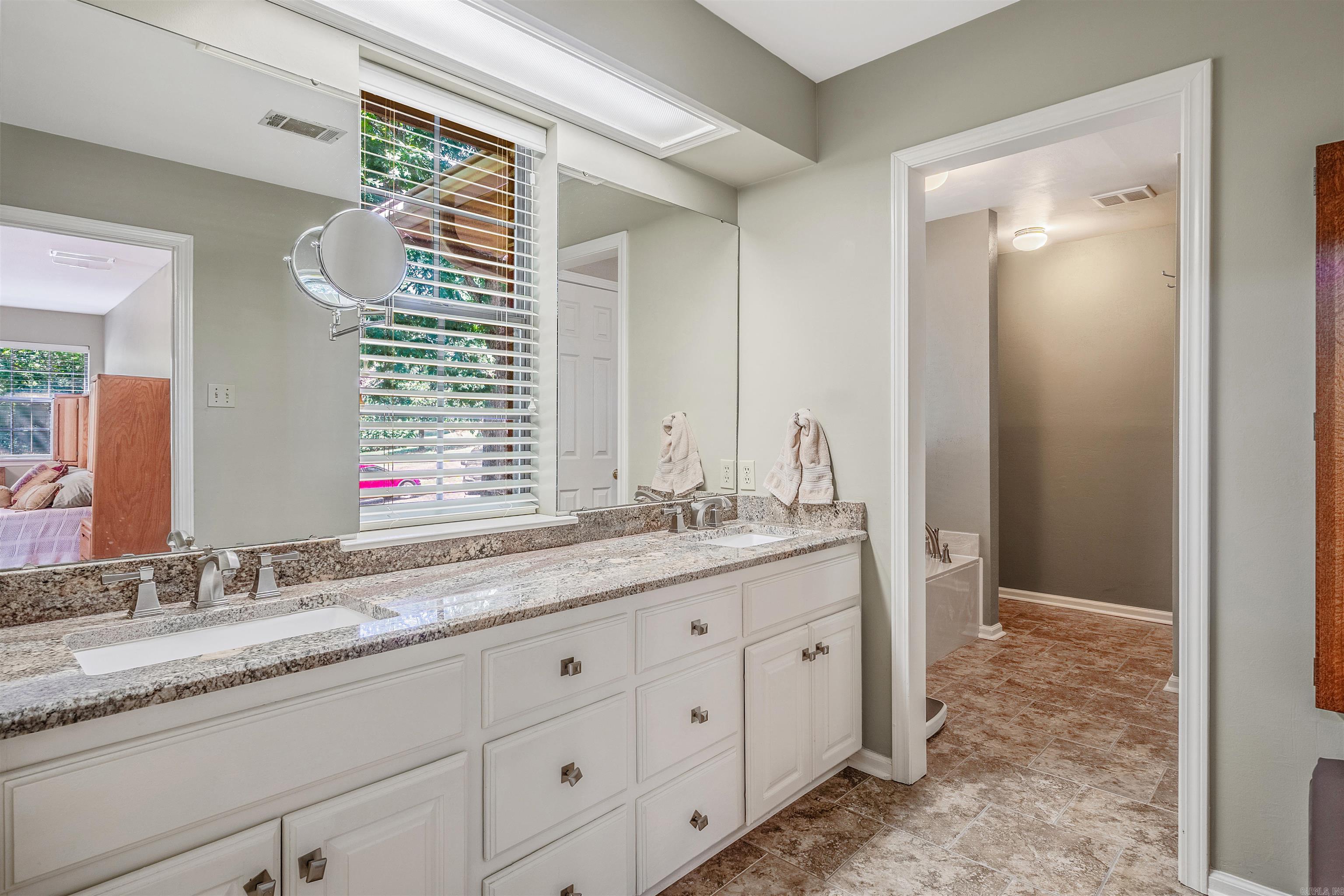 OAK FOREST - Residential