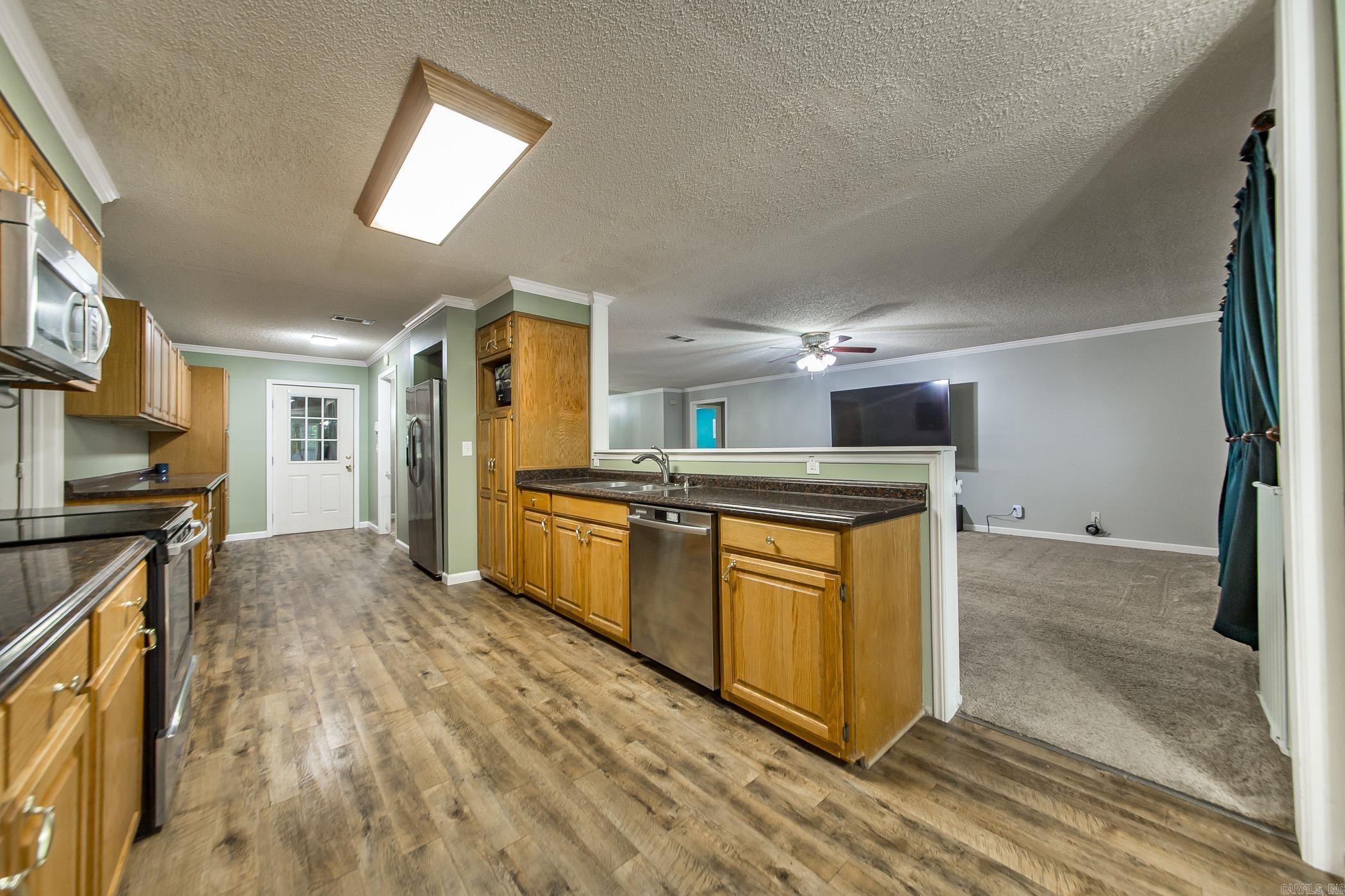 COUNTRY LANE - Residential