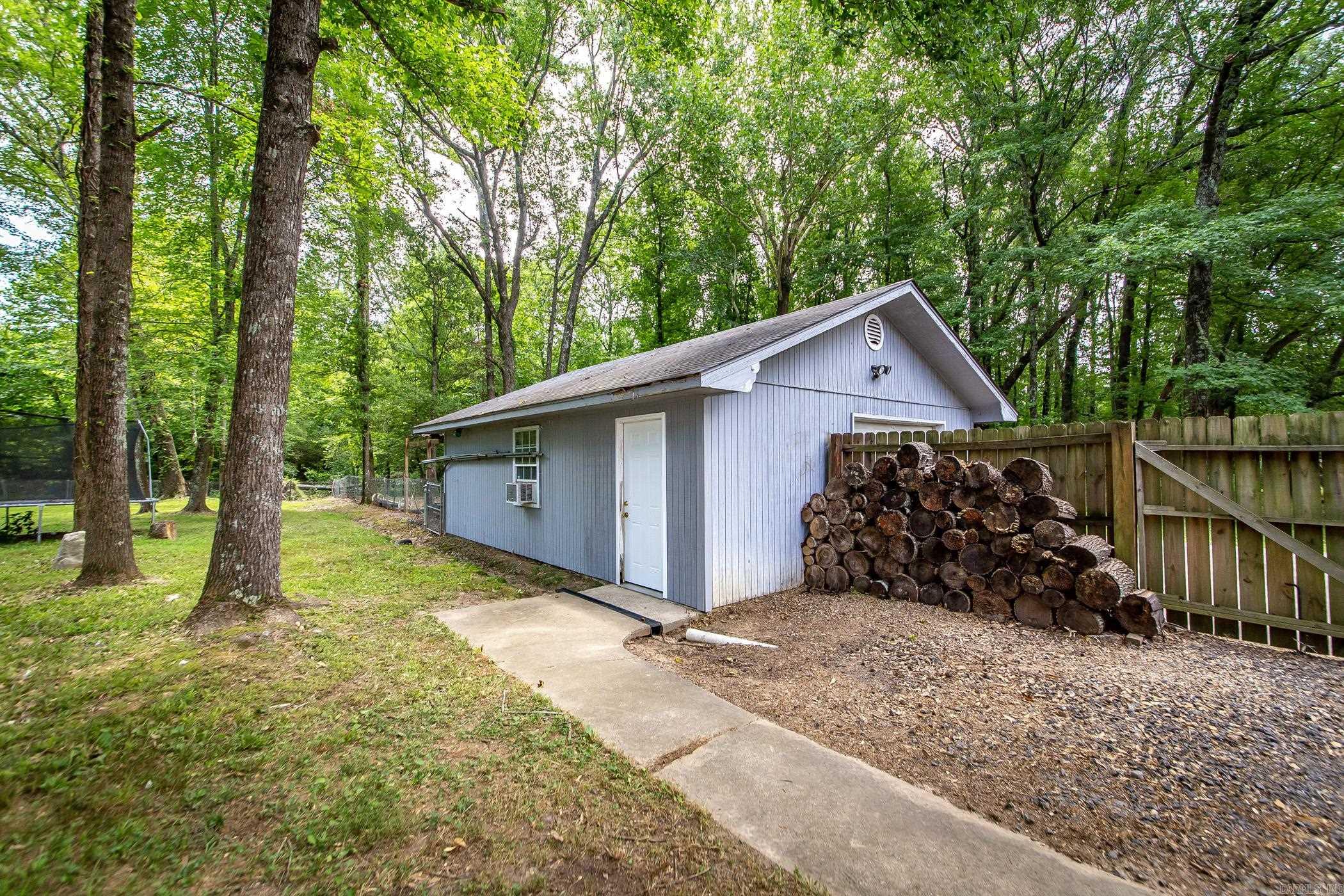 COUNTRY LANE - Residential