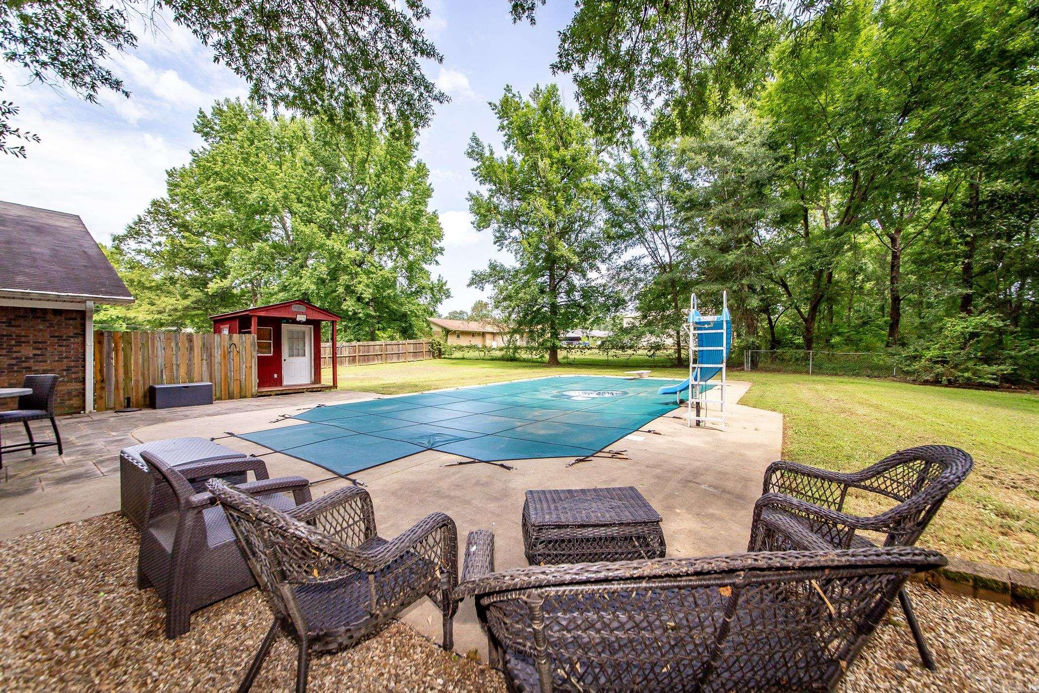 COUNTRY LANE - Residential