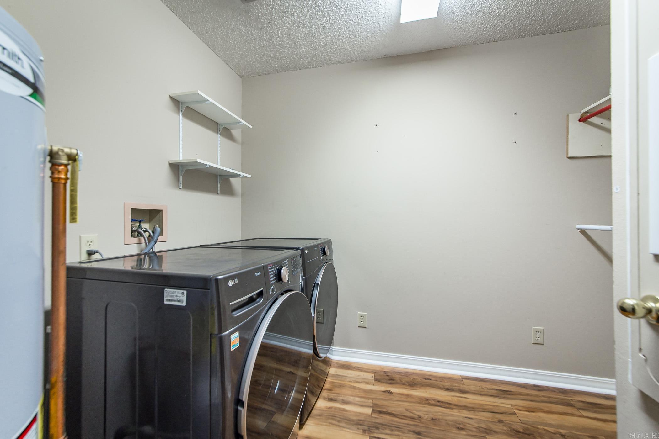 COUNTRY LANE - Residential