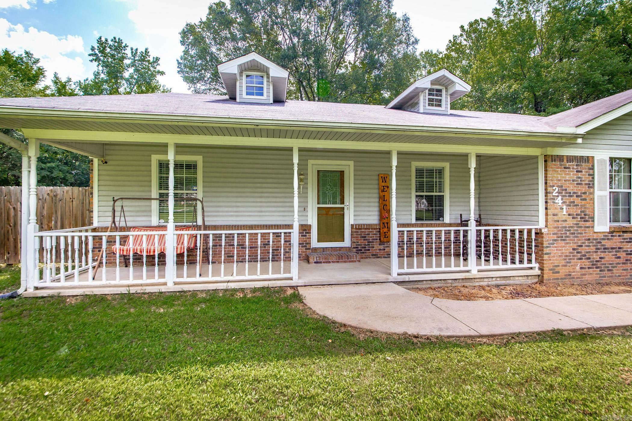 COUNTRY LANE - Residential