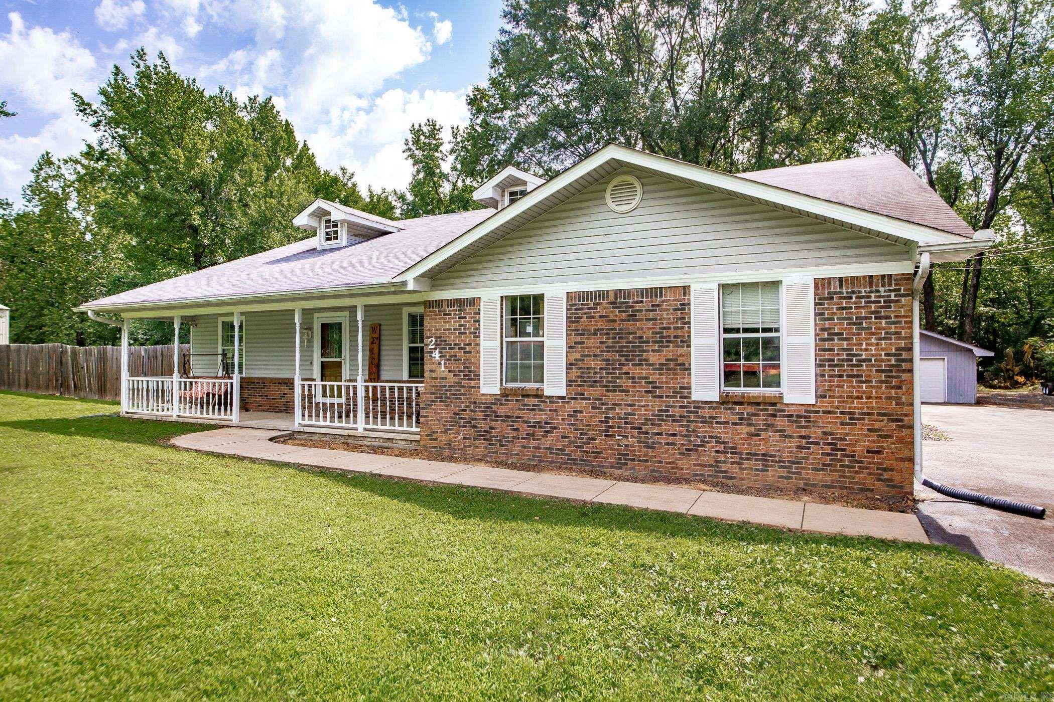 COUNTRY LANE - Residential