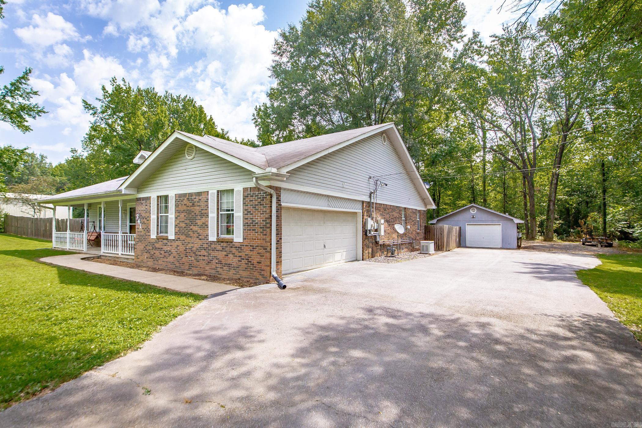 COUNTRY LANE - Residential