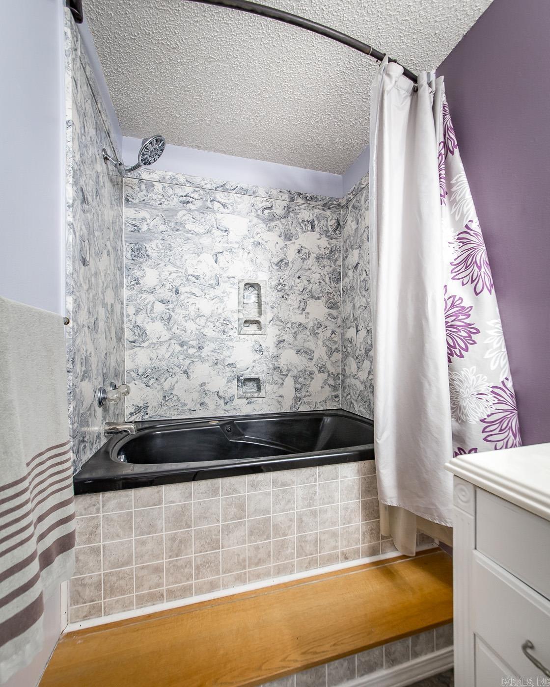 COUNTRY LANE - Residential