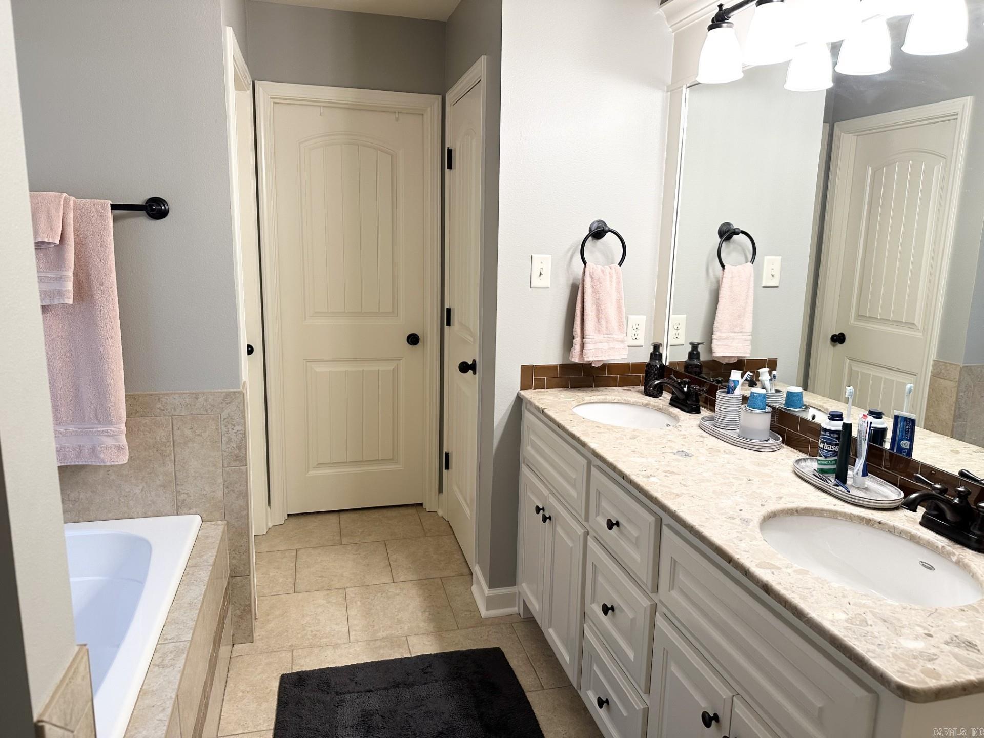 HERITAGE FARM - Residential