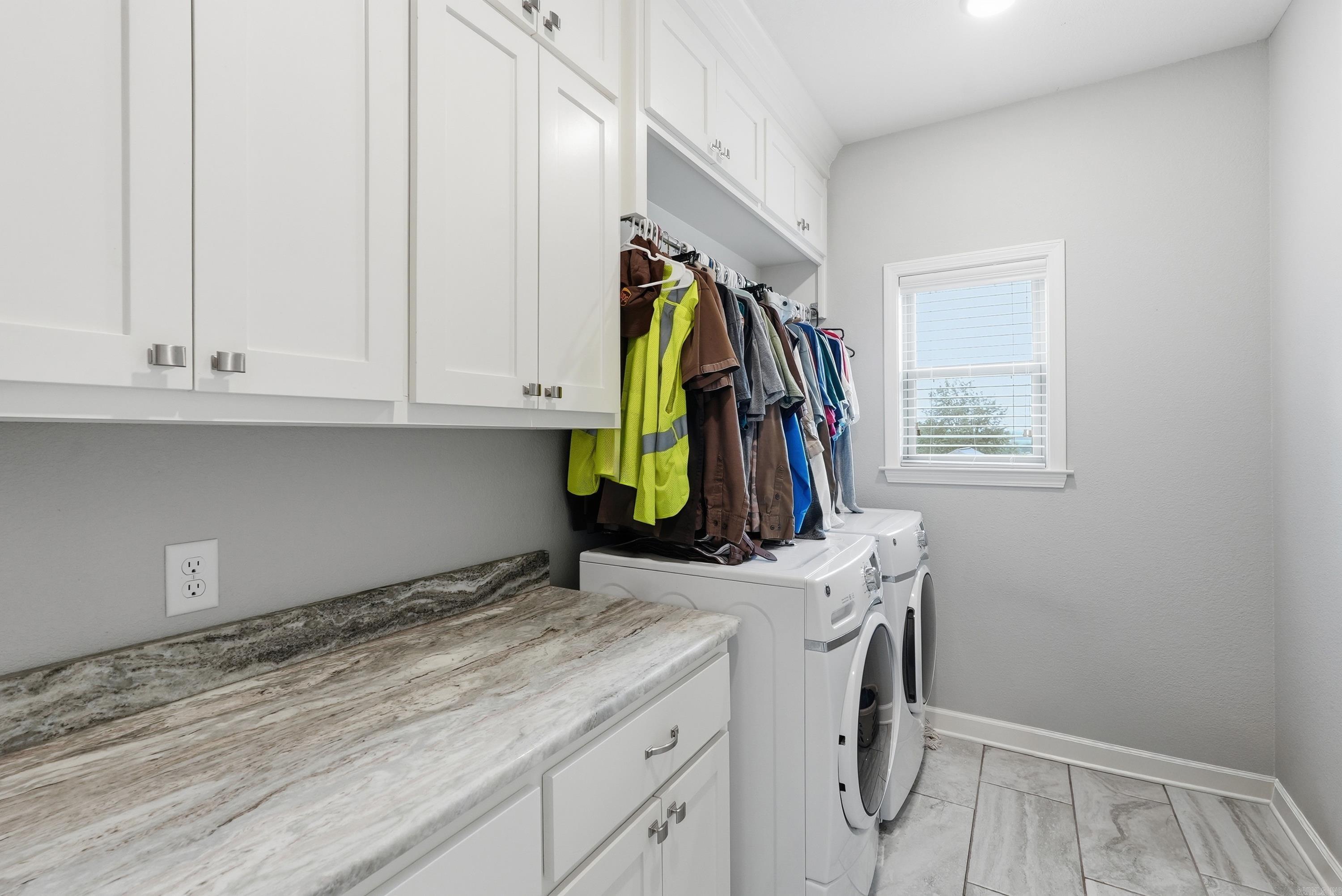 BROOKFIELD WEST - Residential