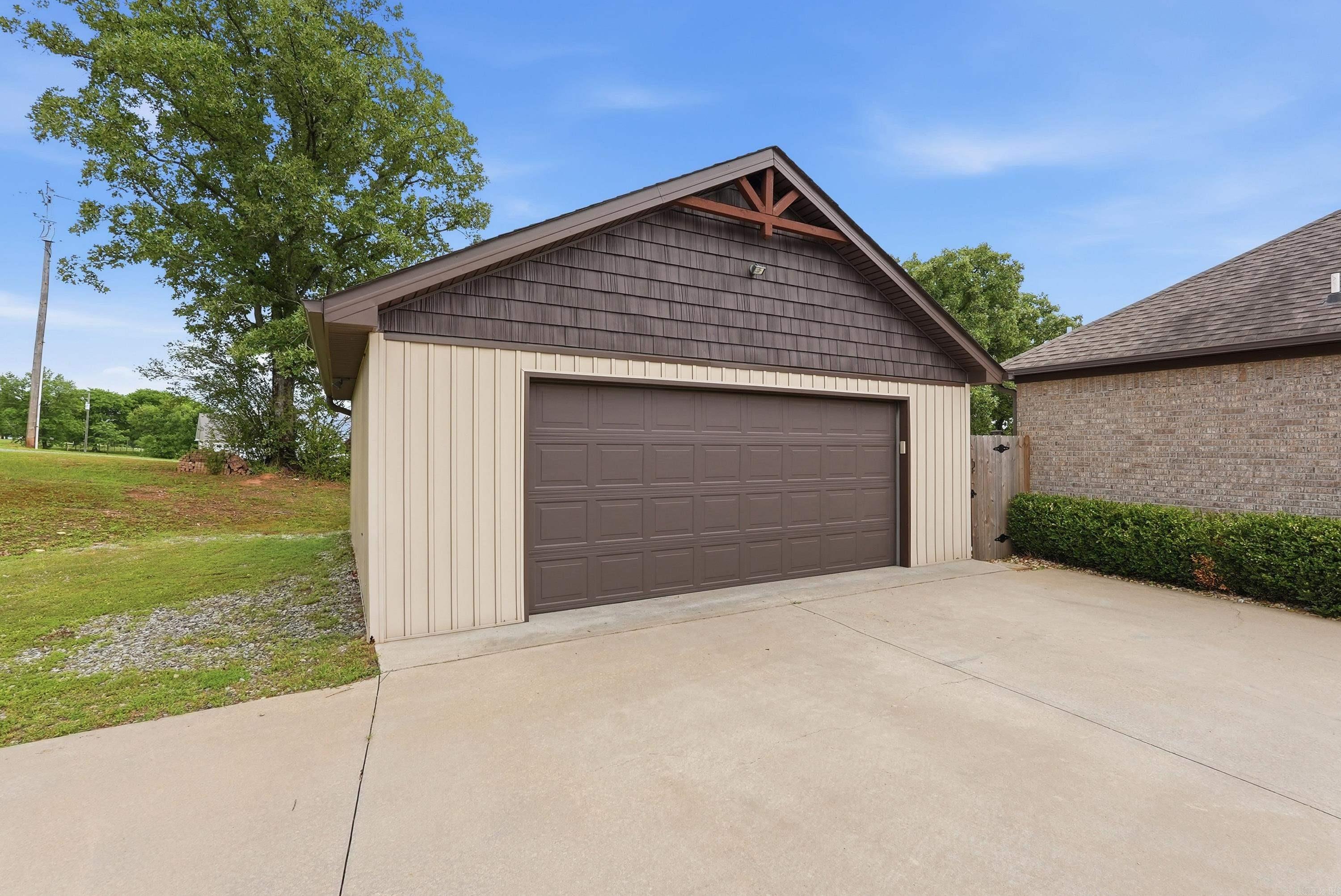 BROOKFIELD WEST - Residential