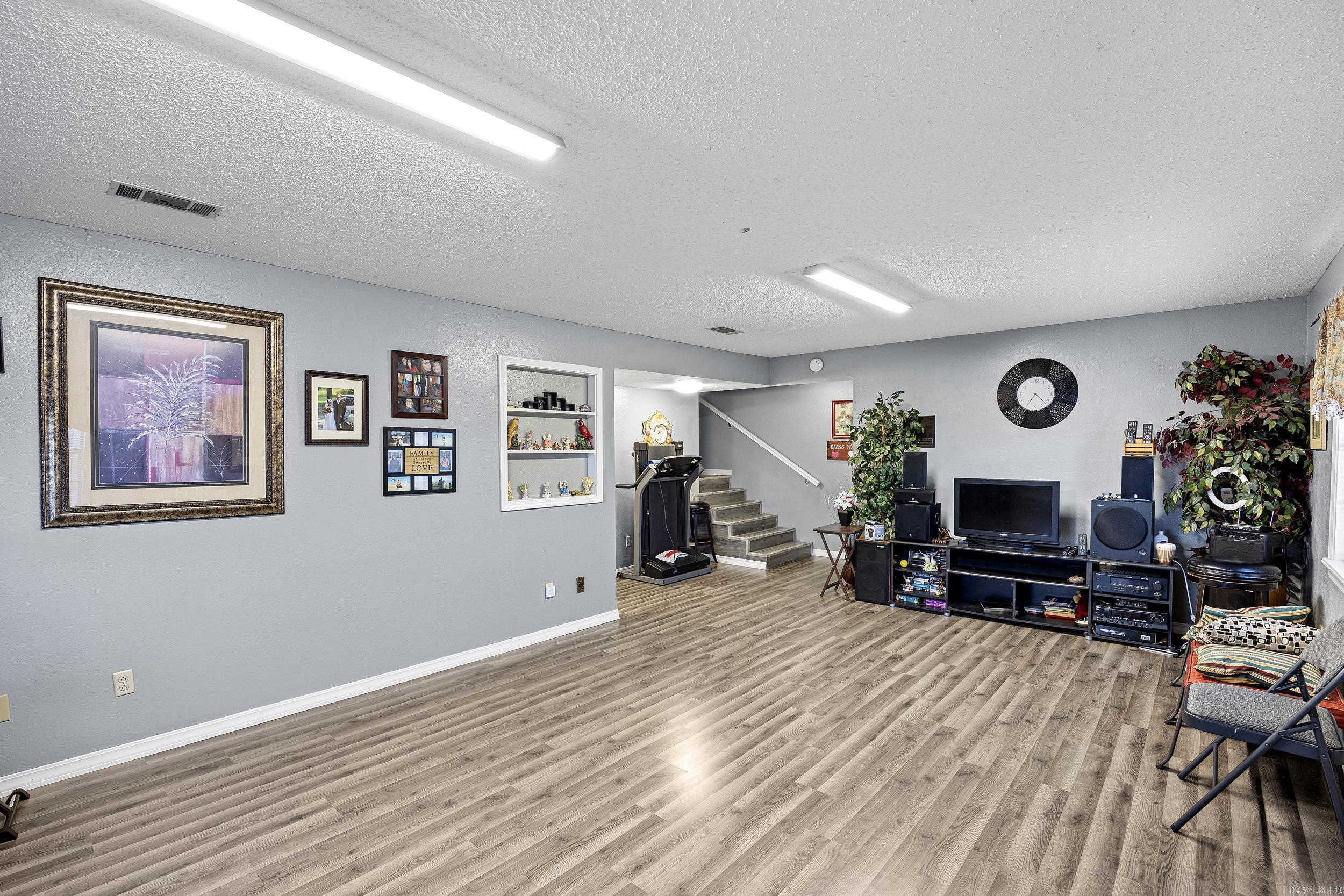 CRAIGWOOD ACRES - Residential