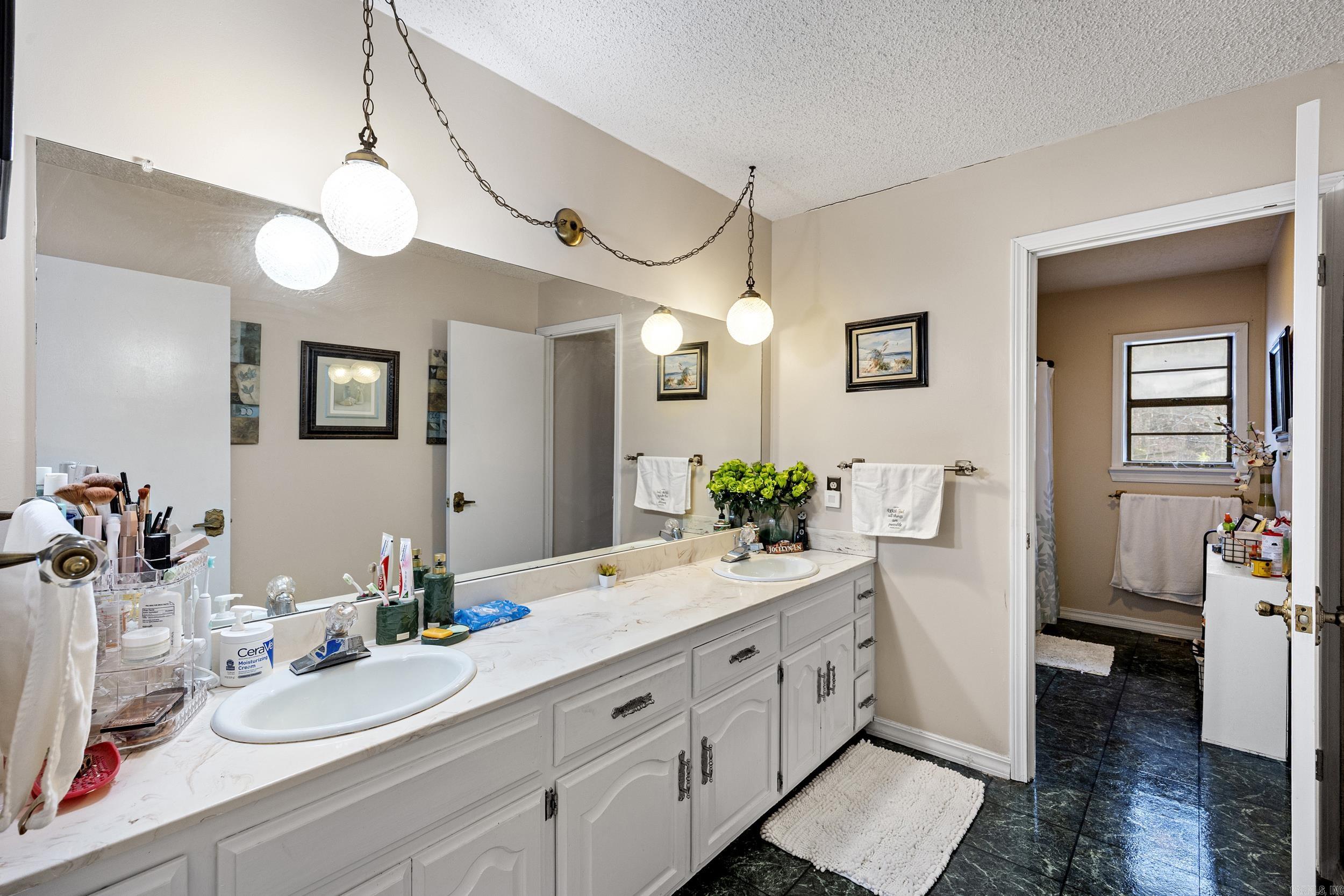 CRAIGWOOD ACRES - Residential