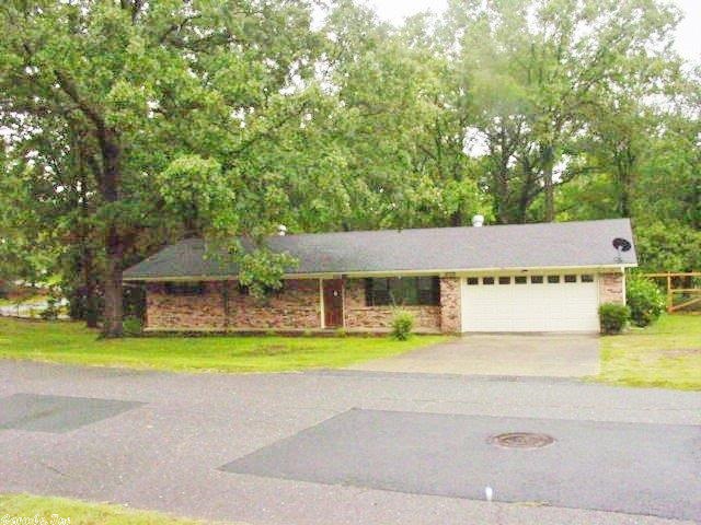 Maintenance free home and move in ready. Corner lot with mature trees in an established neighborhood. close to all amenities. New Central Air Unit and water heater in 2014